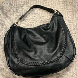 Large shoulder purse.